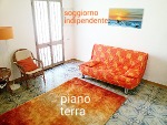 Torre dell'Orso: Villetta senza nessuna abitazione al piano superiore, con posto auto, climatizzatore, lavastoviglie, lavatrice, uso piscina presso struttura convenzionata vicina.
La spiaggia e il centro sono veramente vicini.